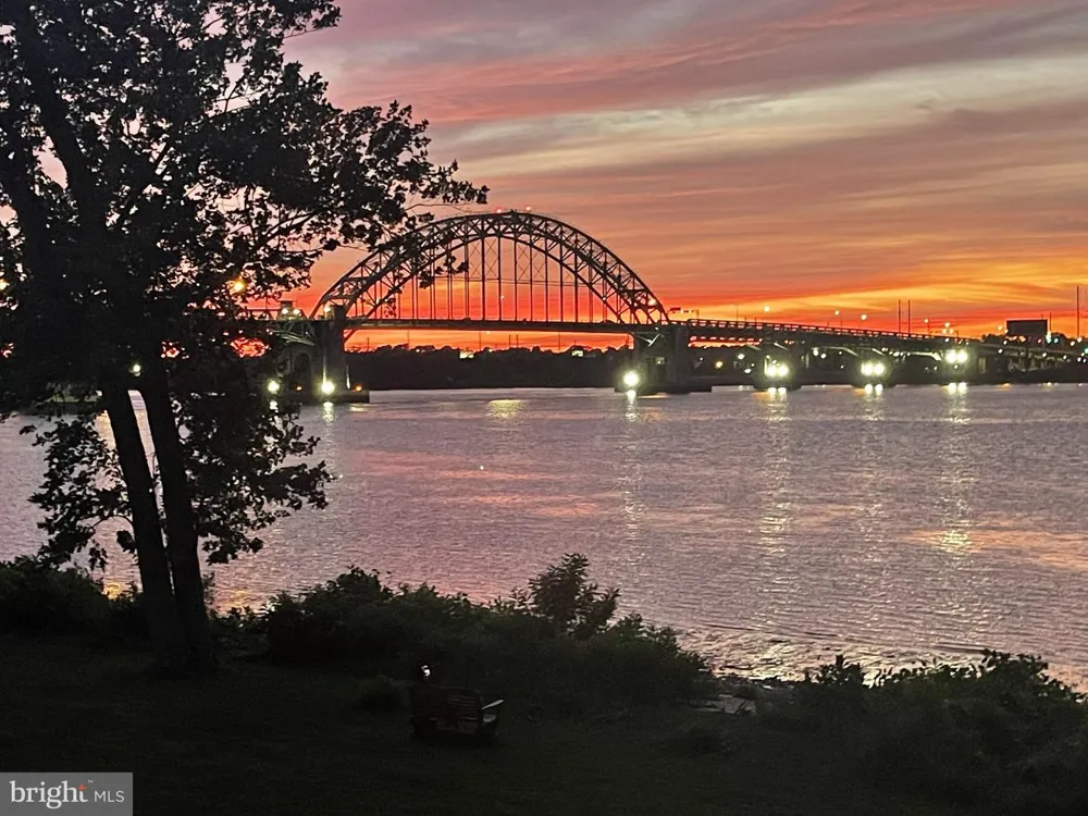 6201 RIVERFRONT DRIVE Palmyra, NJ 08065
