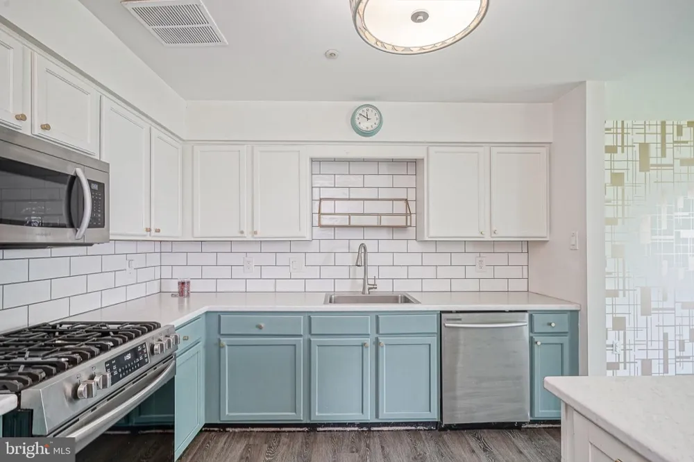 6201 RIVERFRONT DRIVE Palmyra, NJ 08065