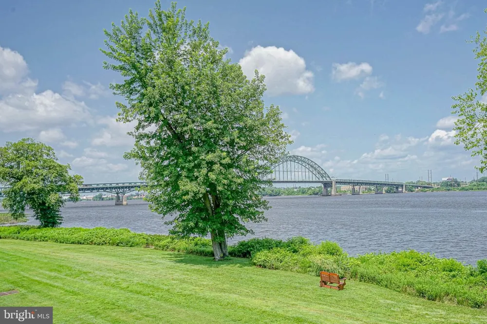 6201 RIVERFRONT DRIVE Palmyra, NJ 08065