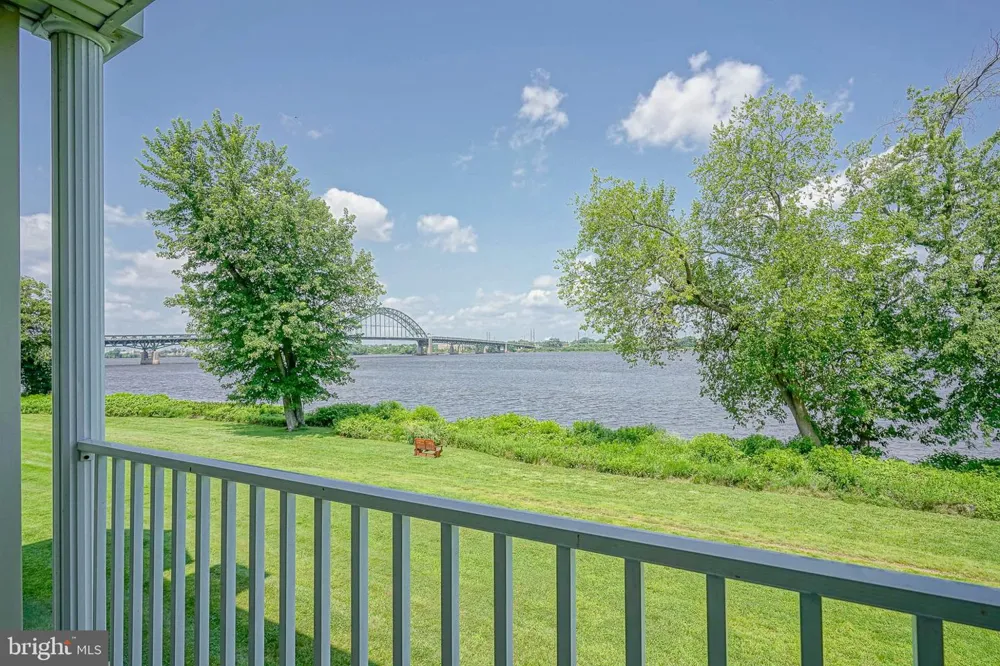 6201 RIVERFRONT DRIVE Palmyra, NJ 08065
