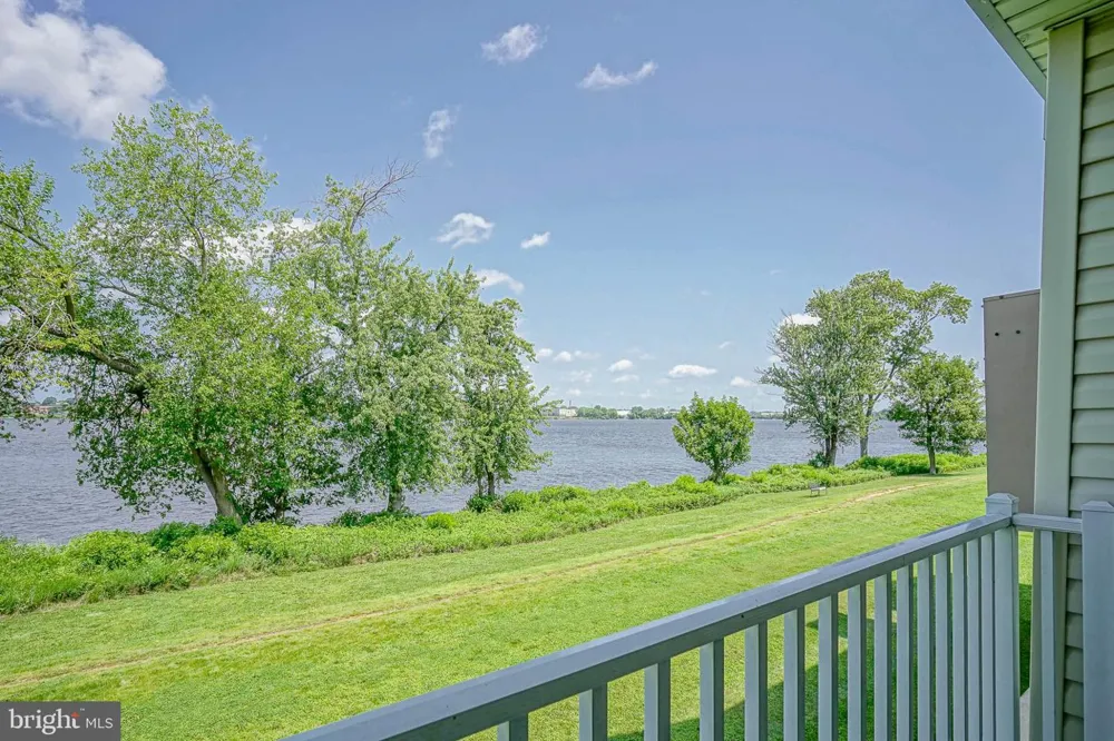 6201 RIVERFRONT DRIVE Palmyra, NJ 08065