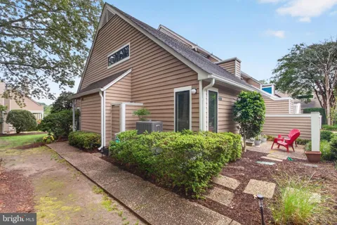 20830 SPRING LAKE DRIVE #413