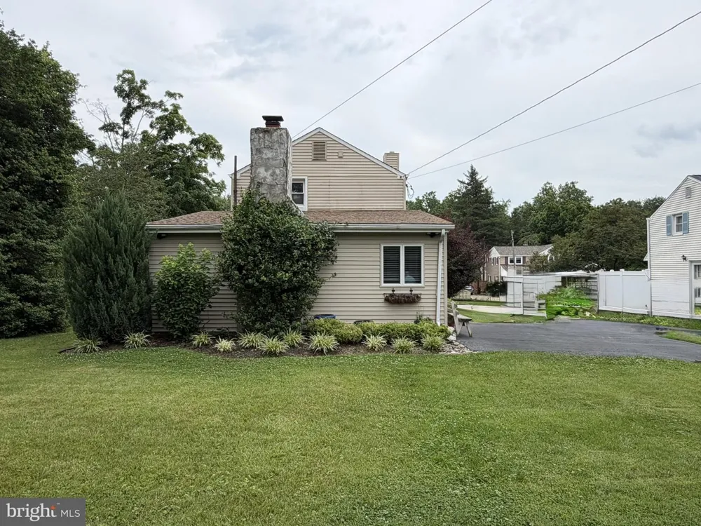 217 LYSTER ROAD Oreland, PA 19075