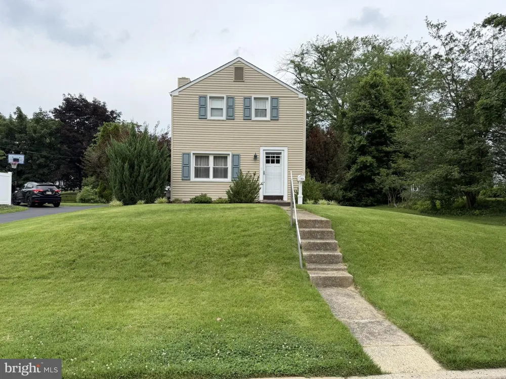 217 LYSTER ROAD Oreland, PA 19075
