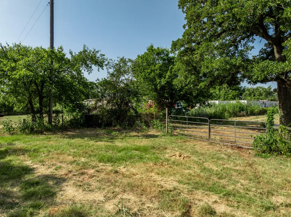 Hcr 1414 Blum, TX 76627