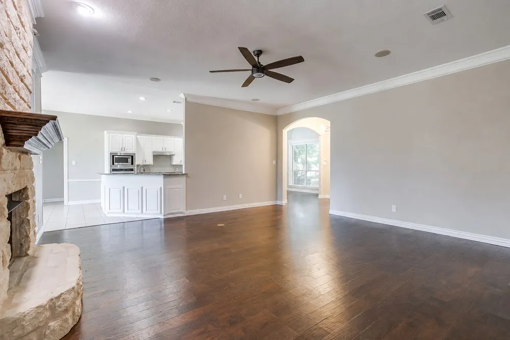 117 Danielle Drive Hudson Oaks, TX 76087