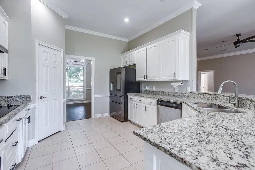 117 Danielle Drive Hudson Oaks, TX 76087