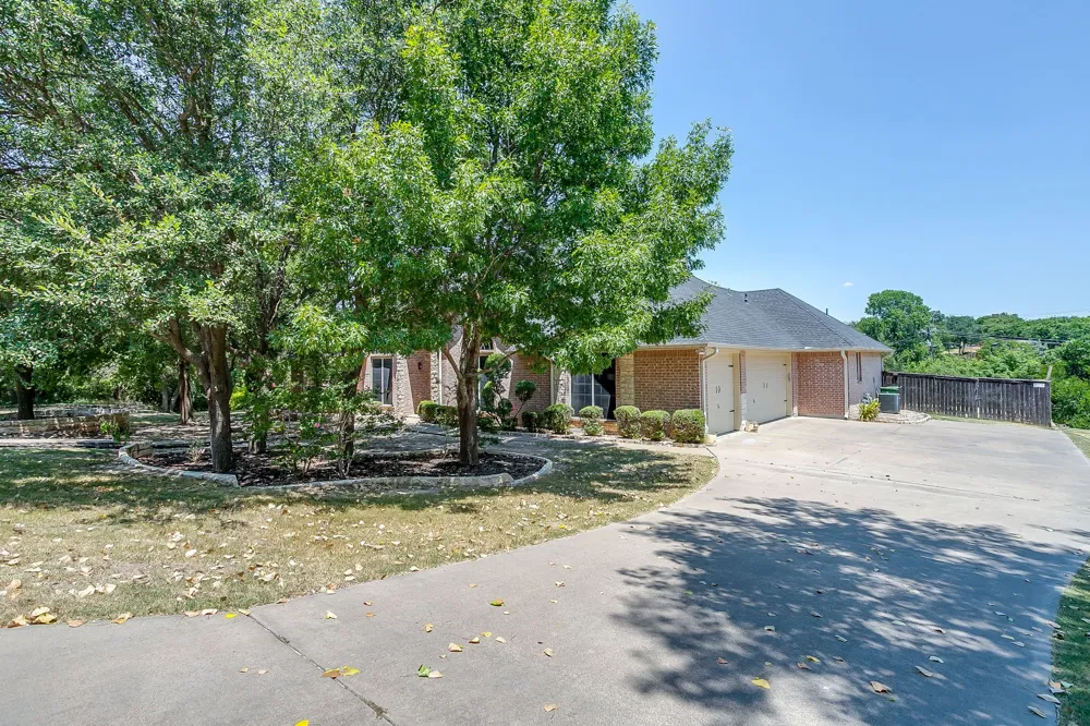 117 Danielle Drive Hudson Oaks, TX 76087