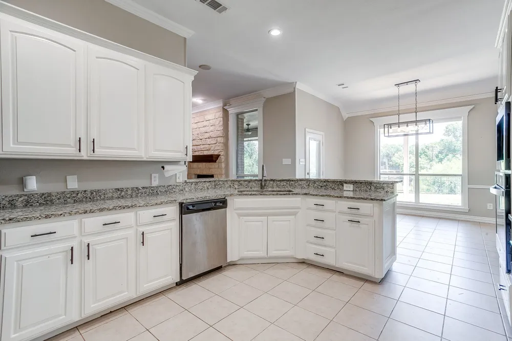 117 Danielle Drive Hudson Oaks, TX 76087