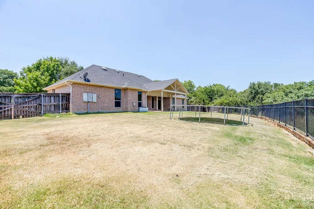 117 Danielle Drive Hudson Oaks, TX 76087