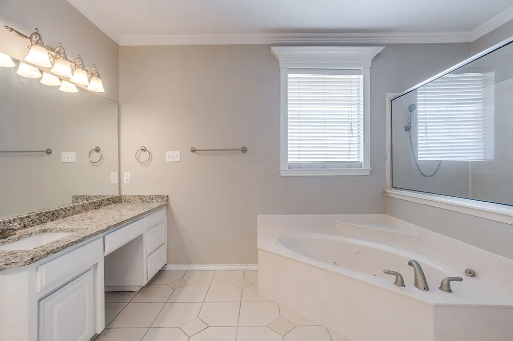117 Danielle Drive Hudson Oaks, TX 76087