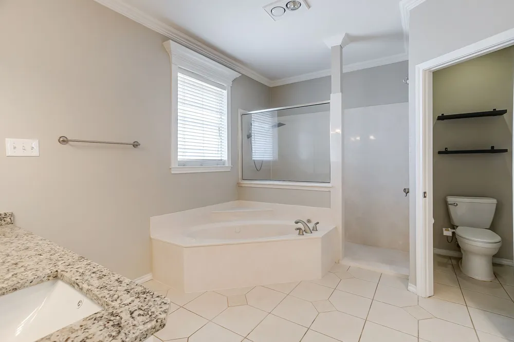 117 Danielle Drive Hudson Oaks, TX 76087