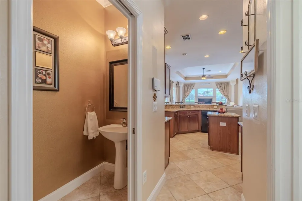 8016 CYPRESS CROSSING COURT Tampa, FL 33647