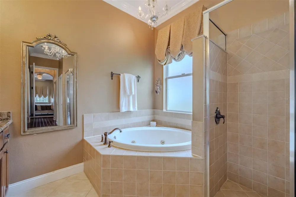 8016 CYPRESS CROSSING COURT Tampa, FL 33647