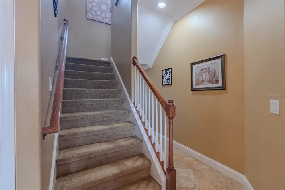 8016 CYPRESS CROSSING COURT Tampa, FL 33647