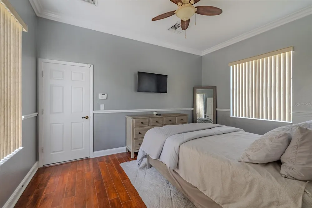 8016 CYPRESS CROSSING COURT Tampa, FL 33647