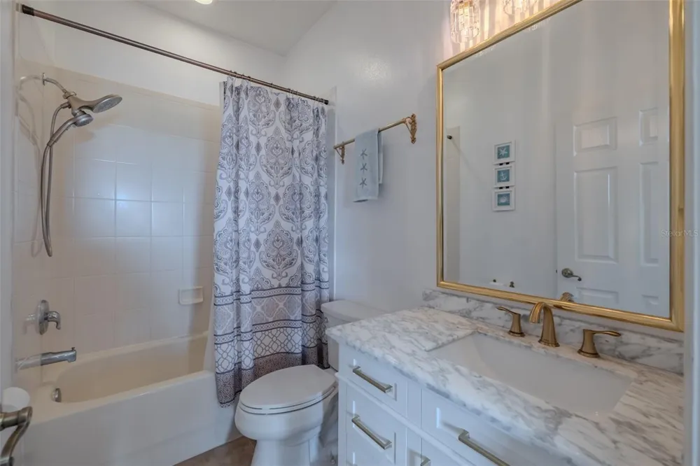 8016 CYPRESS CROSSING COURT Tampa, FL 33647