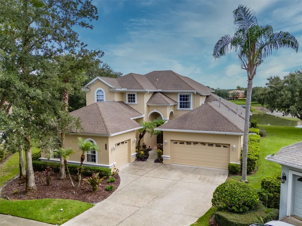8016 CYPRESS CROSSING COURT Tampa, FL 33647