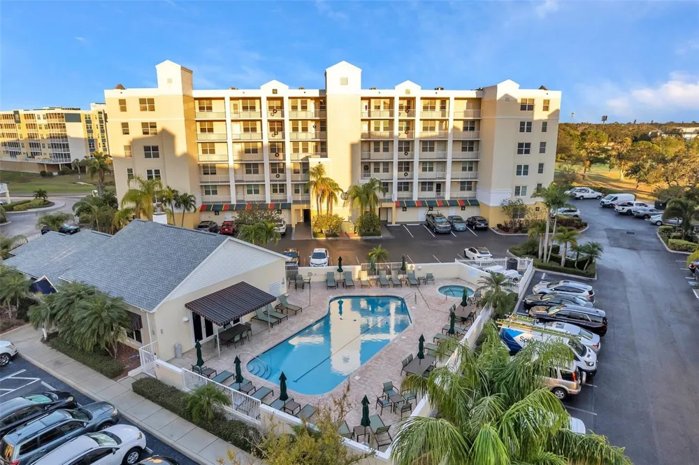 1200 COUNTRY CLUB DRIVE #3105 Largo, FL 33771