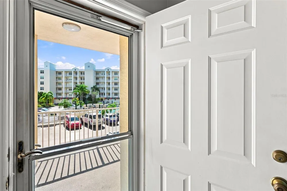 1200 COUNTRY CLUB DRIVE #3105 Largo, FL 33771