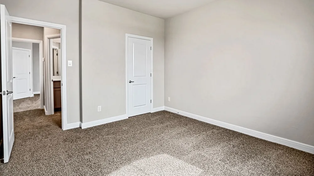 121 RINGTRAIL DRIVE Rhome, TX 76078