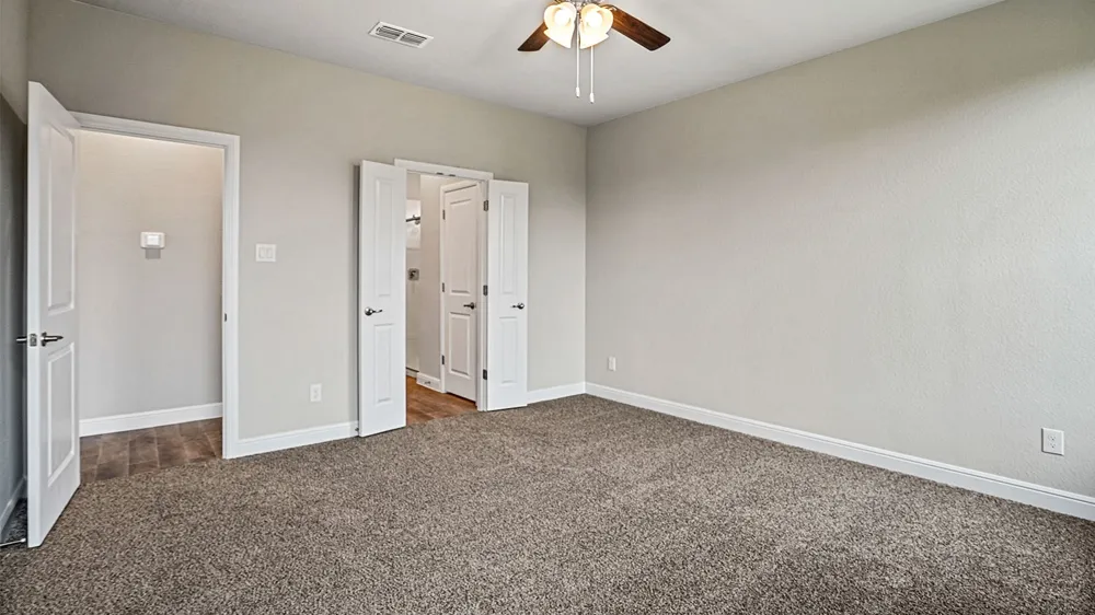 121 RINGTRAIL DRIVE Rhome, TX 76078