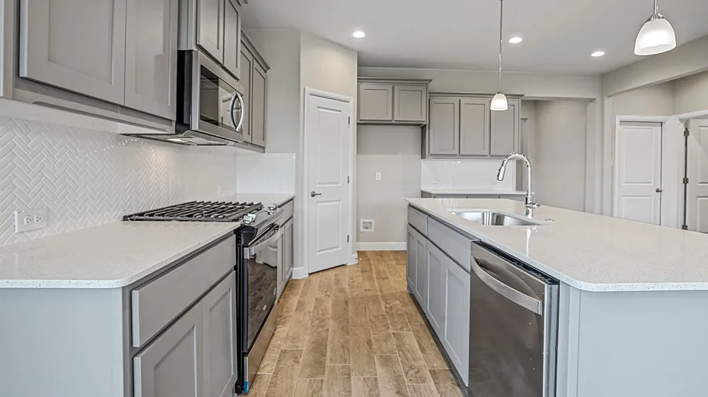 121 RINGTRAIL DRIVE Rhome, TX 76078