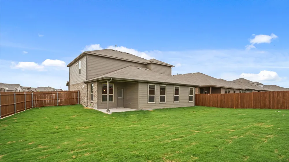 121 RINGTRAIL DRIVE Rhome, TX 76078