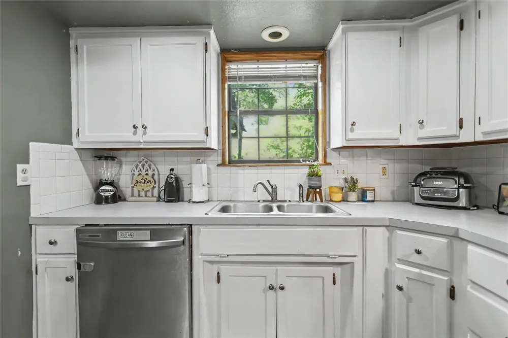 1218 E Boone Street Tahlequah, OK 74464