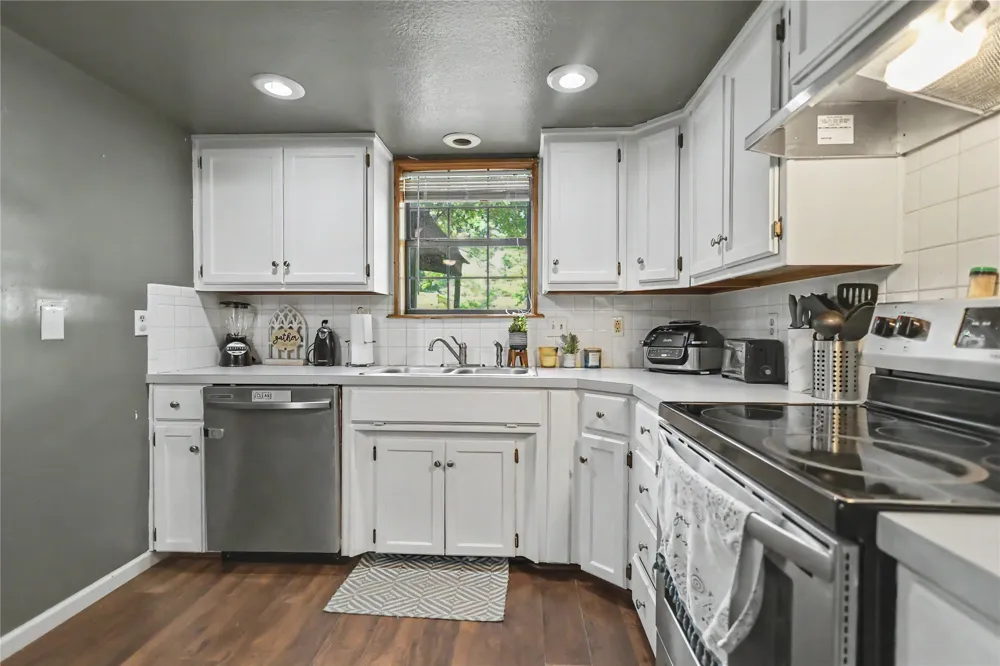 1218 E Boone Street Tahlequah, OK 74464