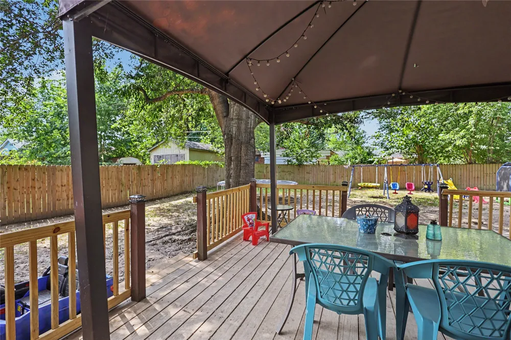 1218 E Boone Street Tahlequah, OK 74464