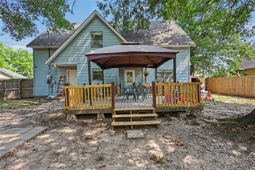 1218 E Boone Street Tahlequah, OK 74464