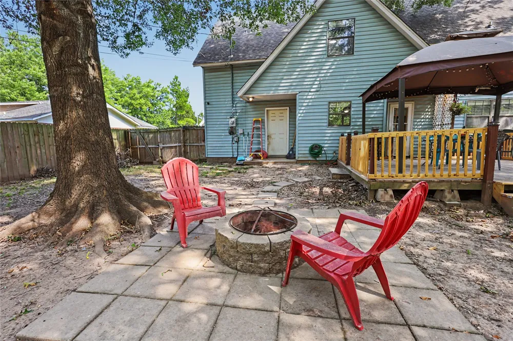 1218 E Boone Street Tahlequah, OK 74464