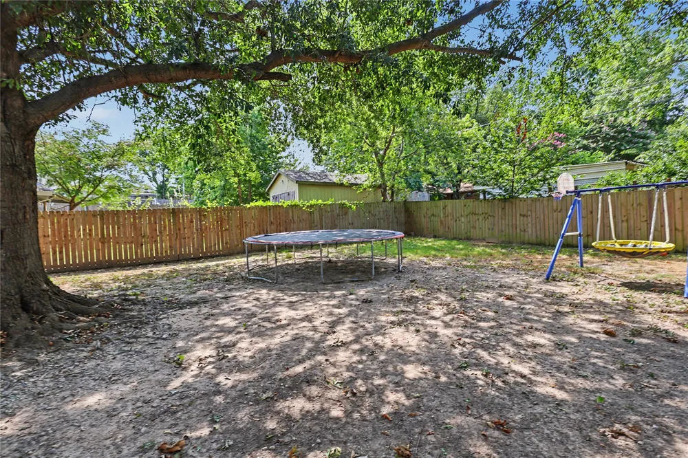 1218 E Boone Street Tahlequah, OK 74464