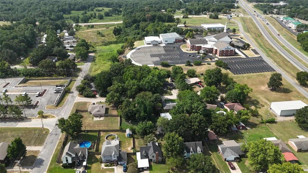 1218 E Boone Street Tahlequah, OK 74464