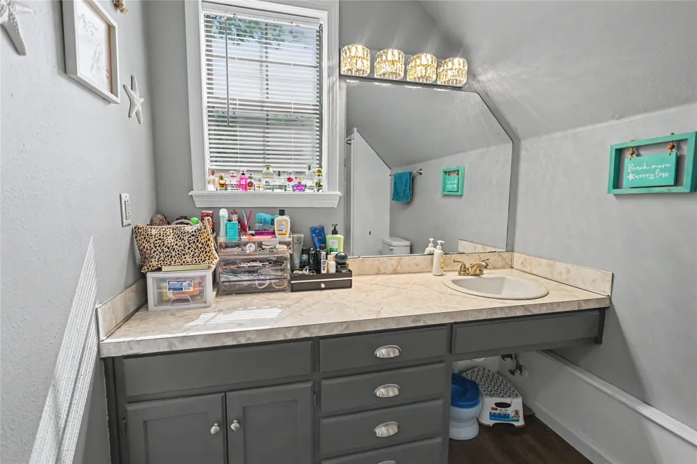 1218 E Boone Street Tahlequah, OK 74464