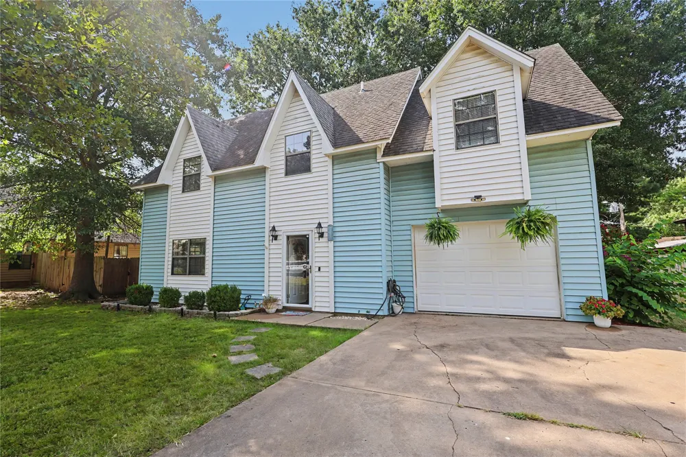 1218 E Boone Street Tahlequah, OK 74464