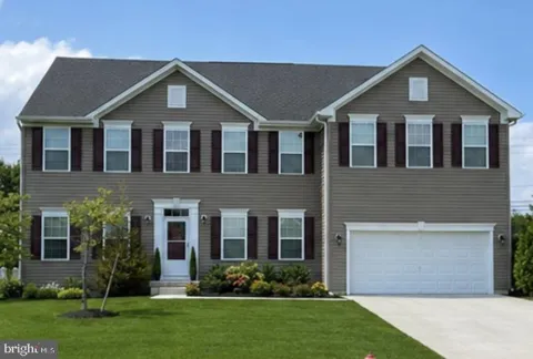 73 KINGSBERRY LANE