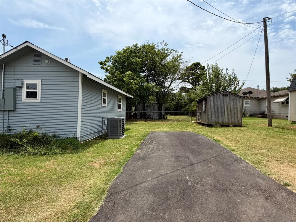 307 Hartman Avenue Cushing, OK 74023