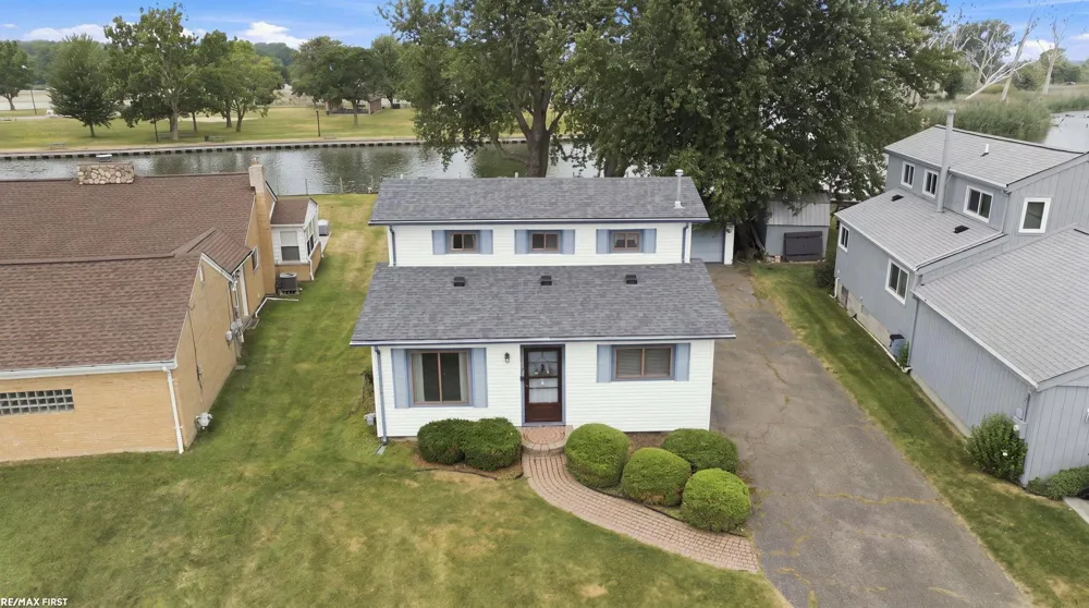 38127 Huron Pointe Drive Harrison Charter Township, MI 48045