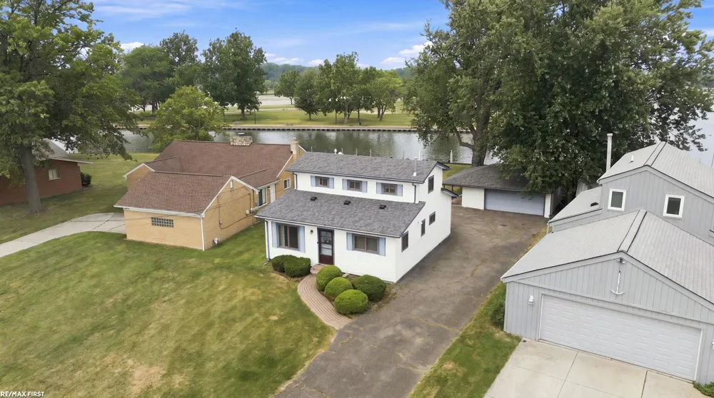 38127 Huron Pointe Drive Harrison Charter Township, MI 48045