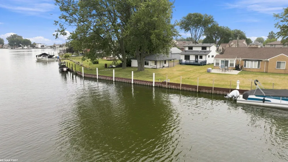 38127 Huron Pointe Drive Harrison Charter Township, MI 48045