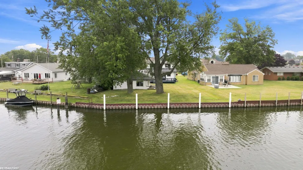 38127 Huron Pointe Drive Harrison Charter Township, MI 48045