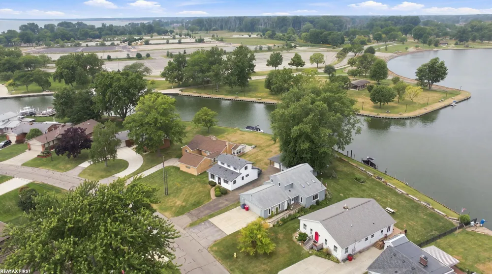 38127 Huron Pointe Drive Harrison Charter Township, MI 48045