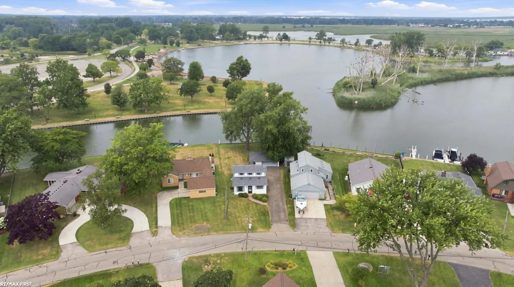 38127 Huron Pointe Drive Harrison Charter Township, MI 48045