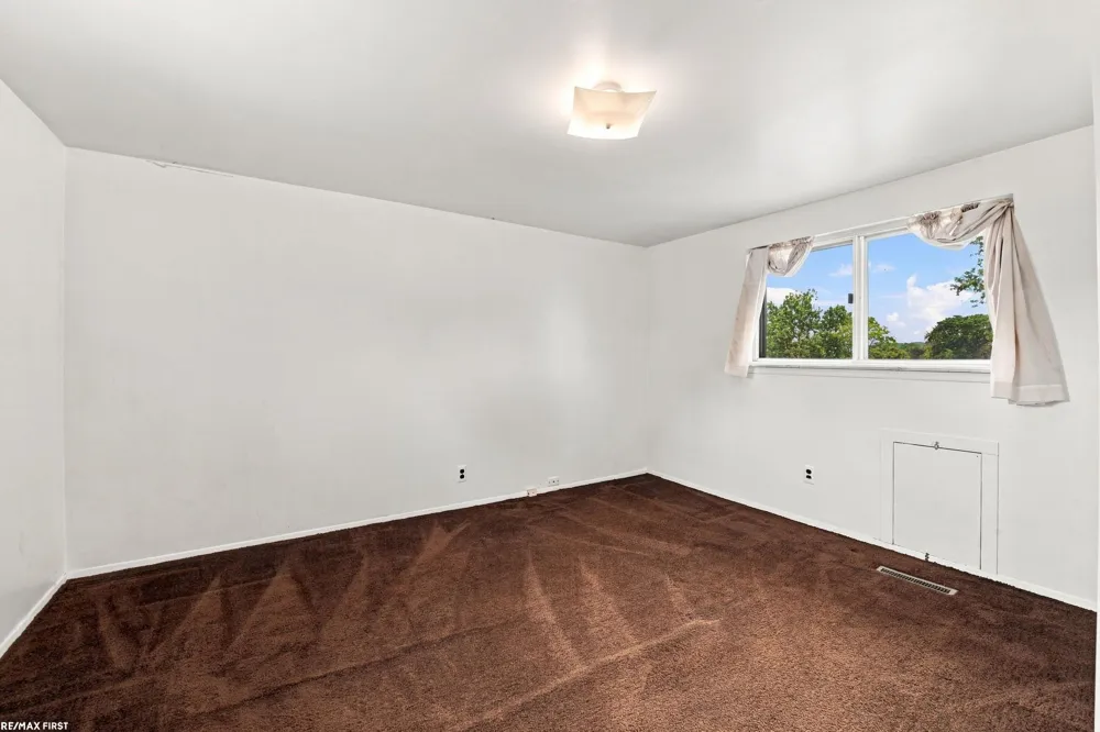 38127 Huron Pointe Drive Harrison Charter Township, MI 48045