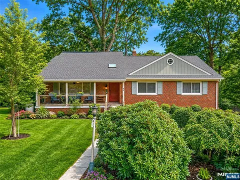 64 Grandview Drive
