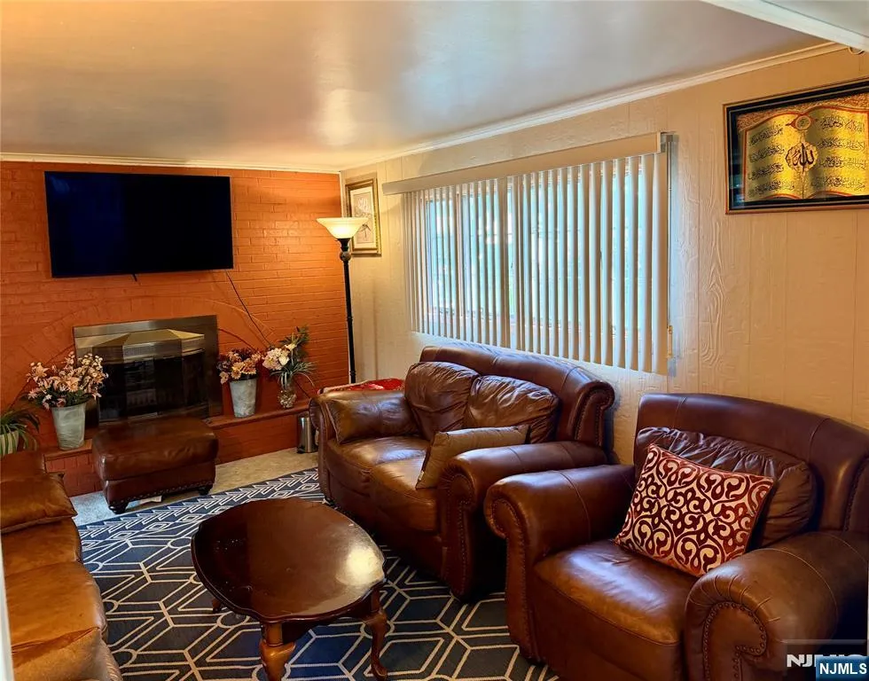 114 Sandra Drive Totowa, NJ 07512