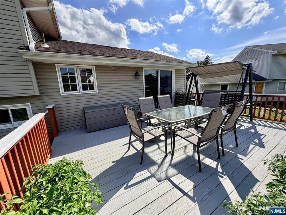 114 Sandra Drive Totowa, NJ 07512