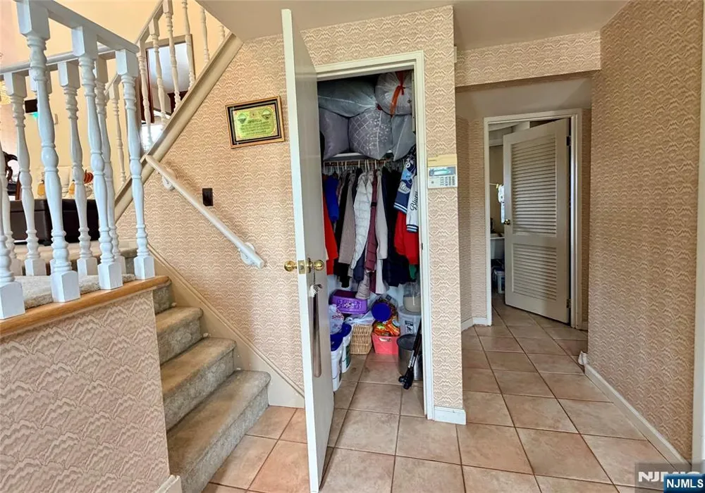114 Sandra Drive Totowa, NJ 07512